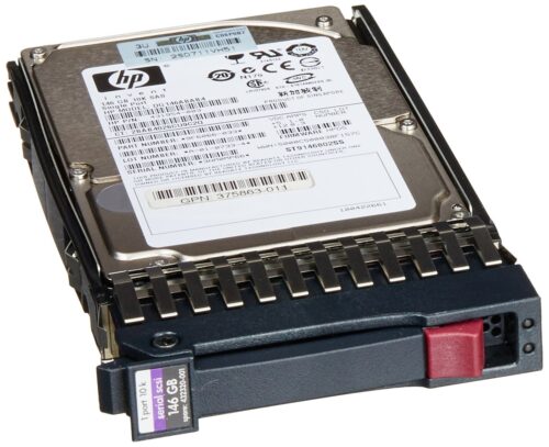 Disco duro HP HDD 146GB 10K SAS de 2,5 pulgadas con etiqueta superior y estructura metálica.