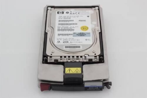 Disco duro HP HDD 146GB U320 10K de 3.5 pulgadas, vista superior en un fondo neutro.