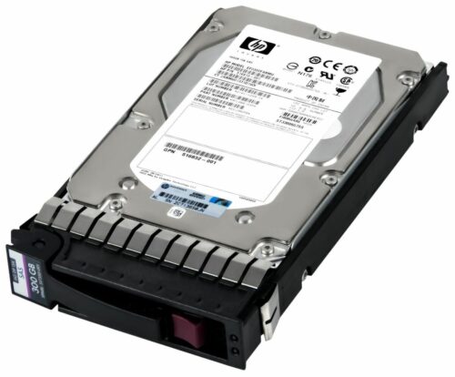 Disco duro HP HDD 300GB, 3.5in 15K DP, en carcasa metálica con etiqueta de especificaciones.
