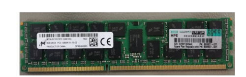 Módulo de memoria RAM HPE de 8GB para servidor, con etiqueta y código QR visibles.