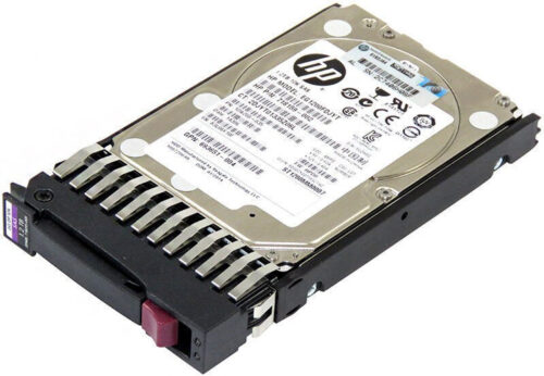 Disco duro HP HDD 1.2TB 6G SAS 10K 2.5", color plata con etiqueta de especificaciones.