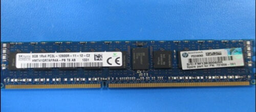 Módulo de memoria RAM HP de 8GB, DDR3 PC3L-12800, con etiquetas detalladas sobre fondo azul.