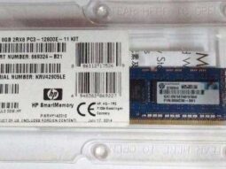 Memoria de servidor HP 8GB Dual Rank en su empaque, mostrando etiquetas detalladas.